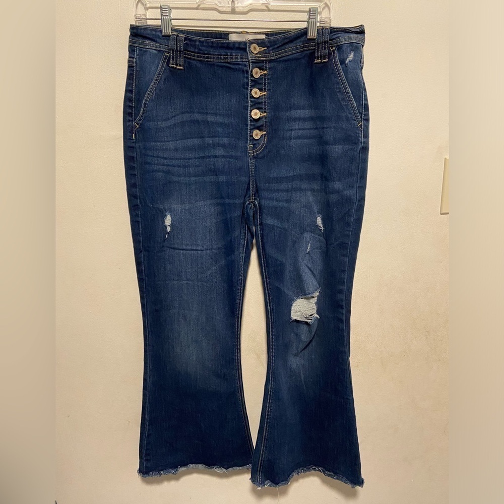 KanCan Women’s Estilo Button Fly Distressed Wide Leg Raw Hem Jeans Size 15/31